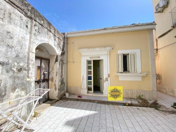 casa indipendente in vendita ad Avola