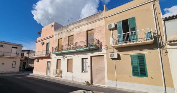 casa indipendente in vendita ad Avola