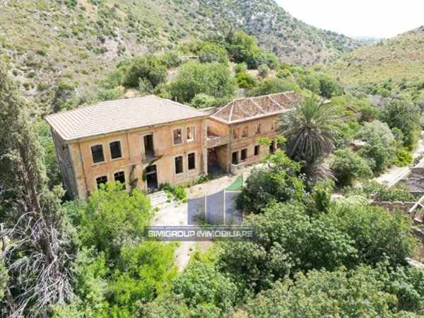 negozio in vendita ad Avola