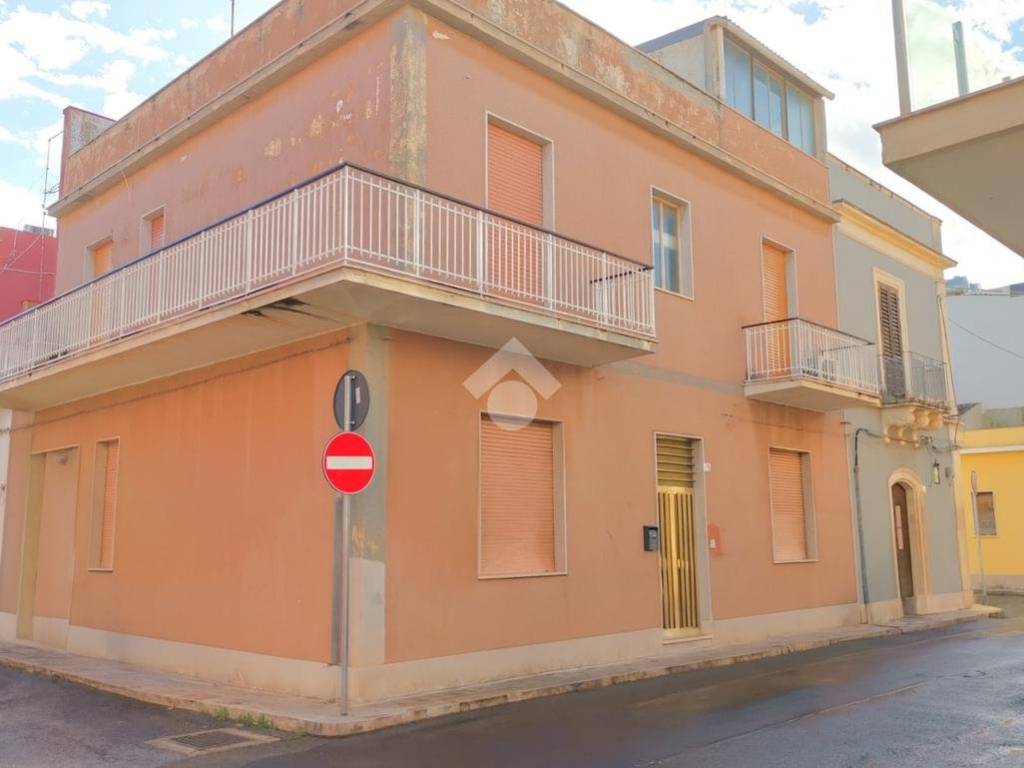 appartamento in vendita ad Avola