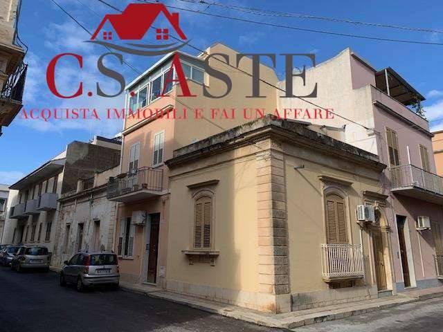 casa indipendente in vendita ad Avola