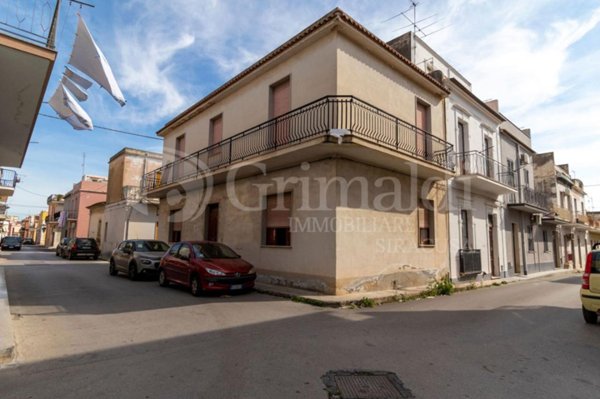 casa indipendente in vendita ad Avola