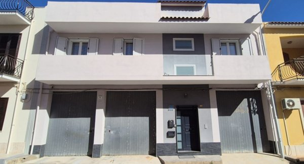 casa indipendente in vendita ad Avola