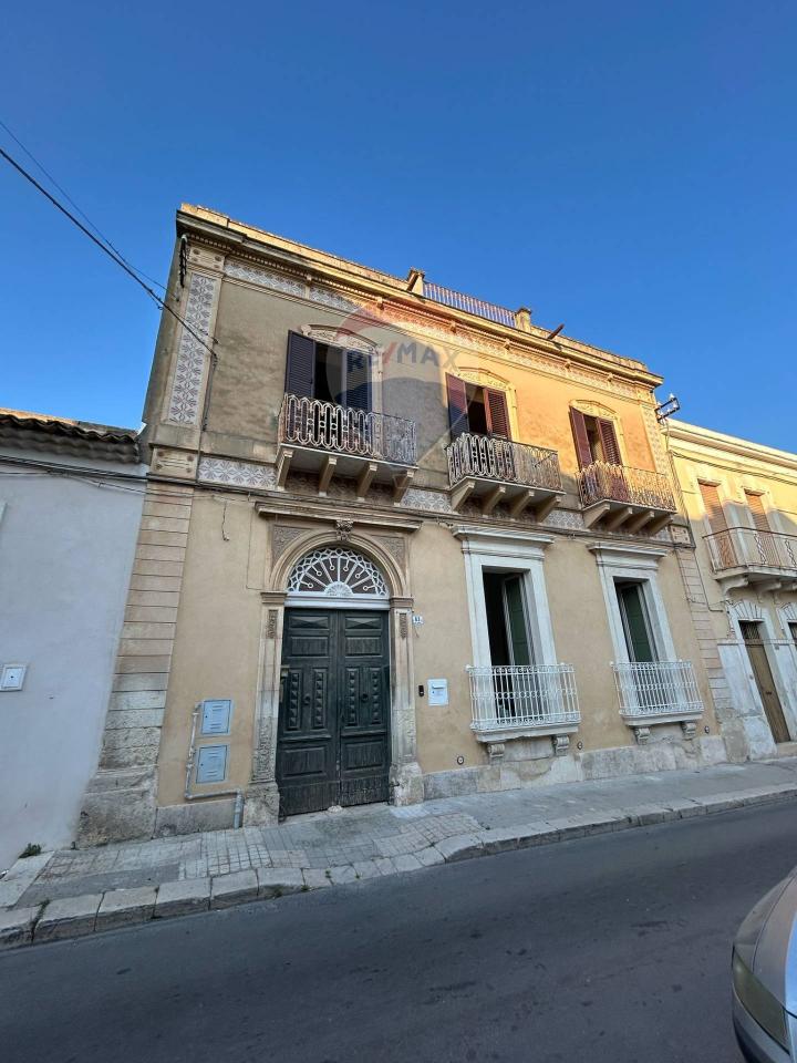 casa indipendente in vendita ad Avola