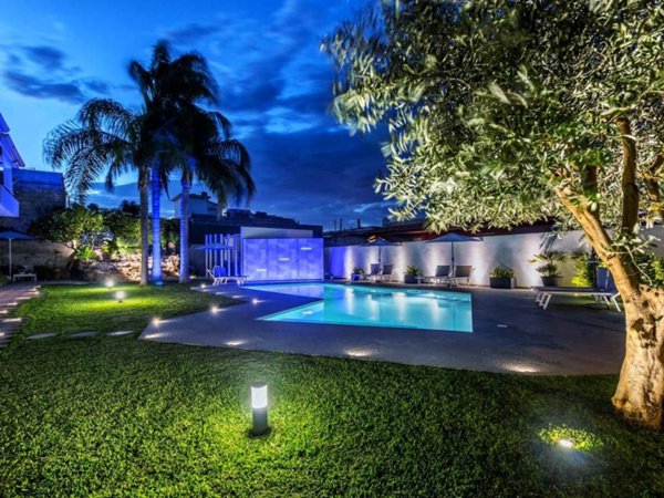 casa indipendente in vendita ad Avola