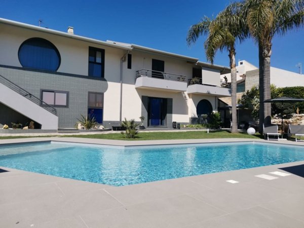 casa indipendente in vendita ad Avola