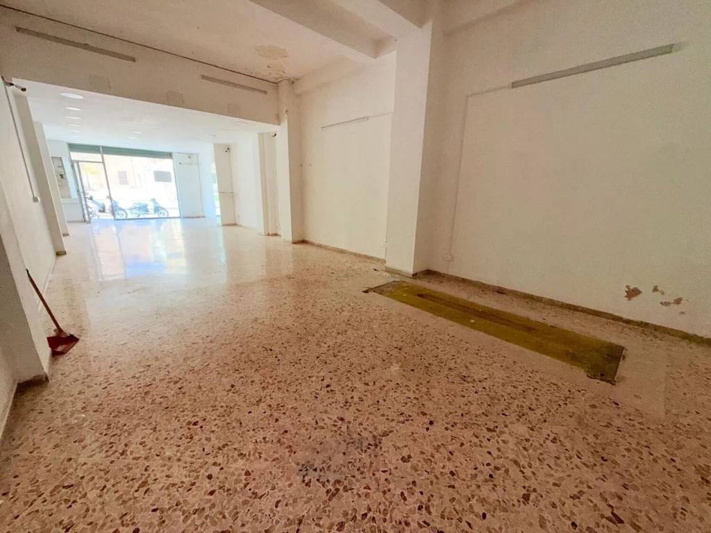 negozio in vendita ad Avola