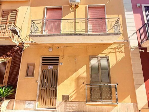 casa indipendente in vendita ad Avola