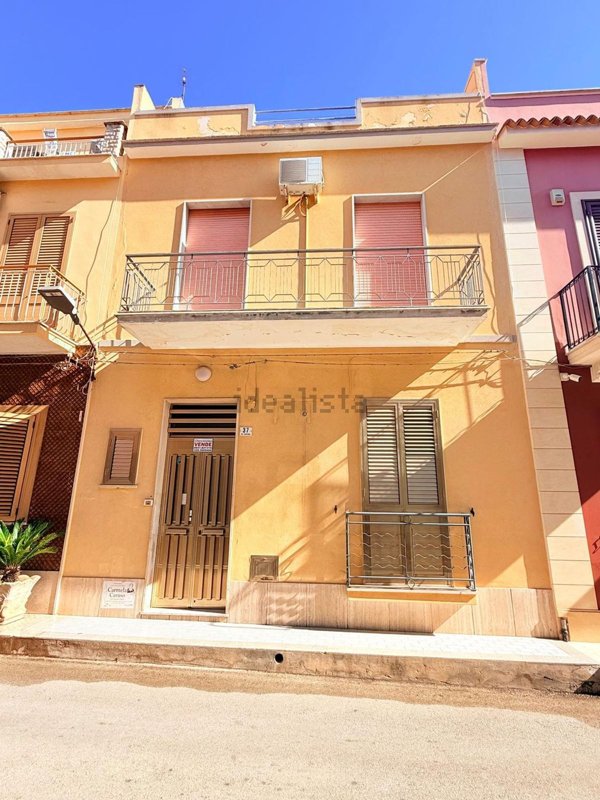 casa indipendente in vendita ad Avola