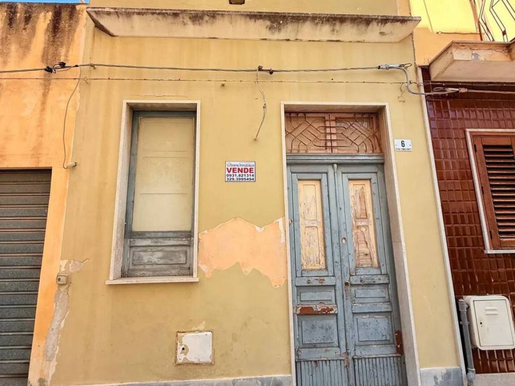 casa indipendente in vendita ad Avola