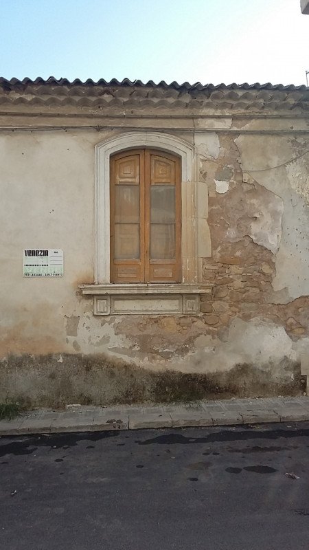 casa indipendente in vendita ad Avola