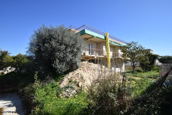 casa indipendente in vendita ad Avola