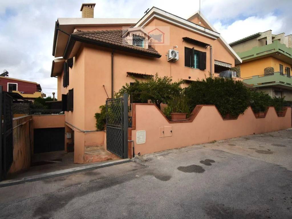casa indipendente in vendita ad Avola