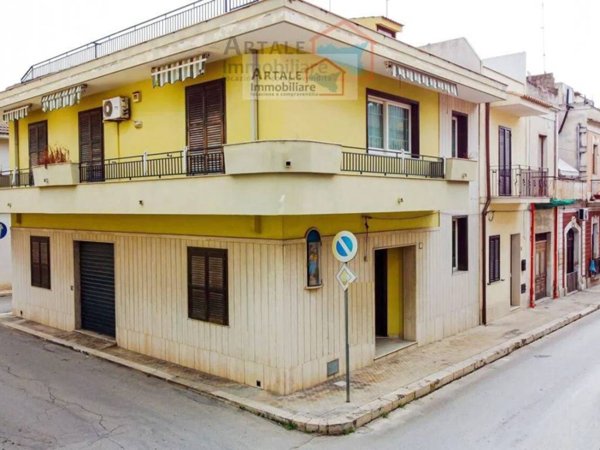 casa indipendente in vendita ad Avola