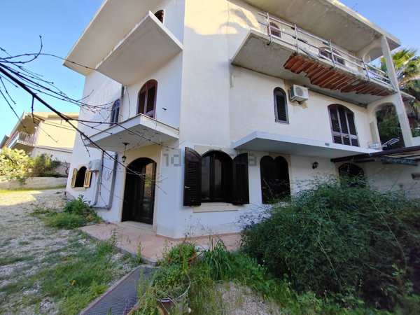 casa indipendente in vendita ad Avola