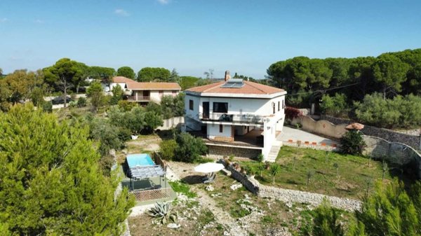 casa indipendente in vendita ad Avola
