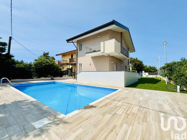 casa indipendente in vendita ad Avola