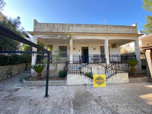 casa indipendente in vendita ad Avola in zona Montagna