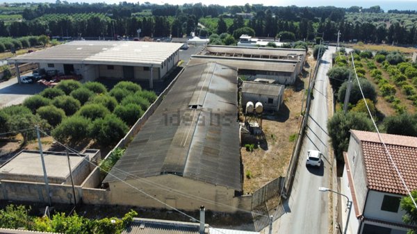 capannone in vendita ad Avola