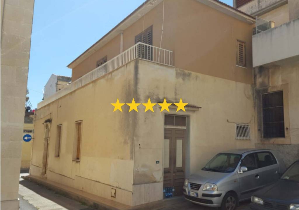 appartamento in vendita ad Avola