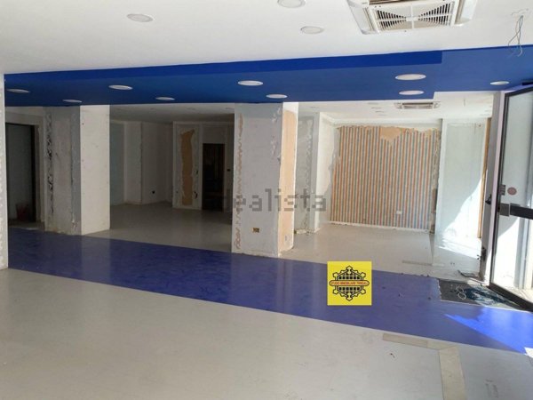 locale commerciale in vendita ad Avola