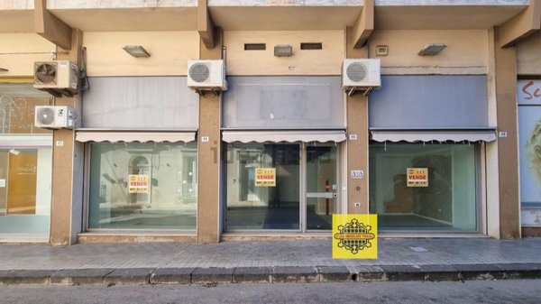 locale commerciale in vendita ad Avola