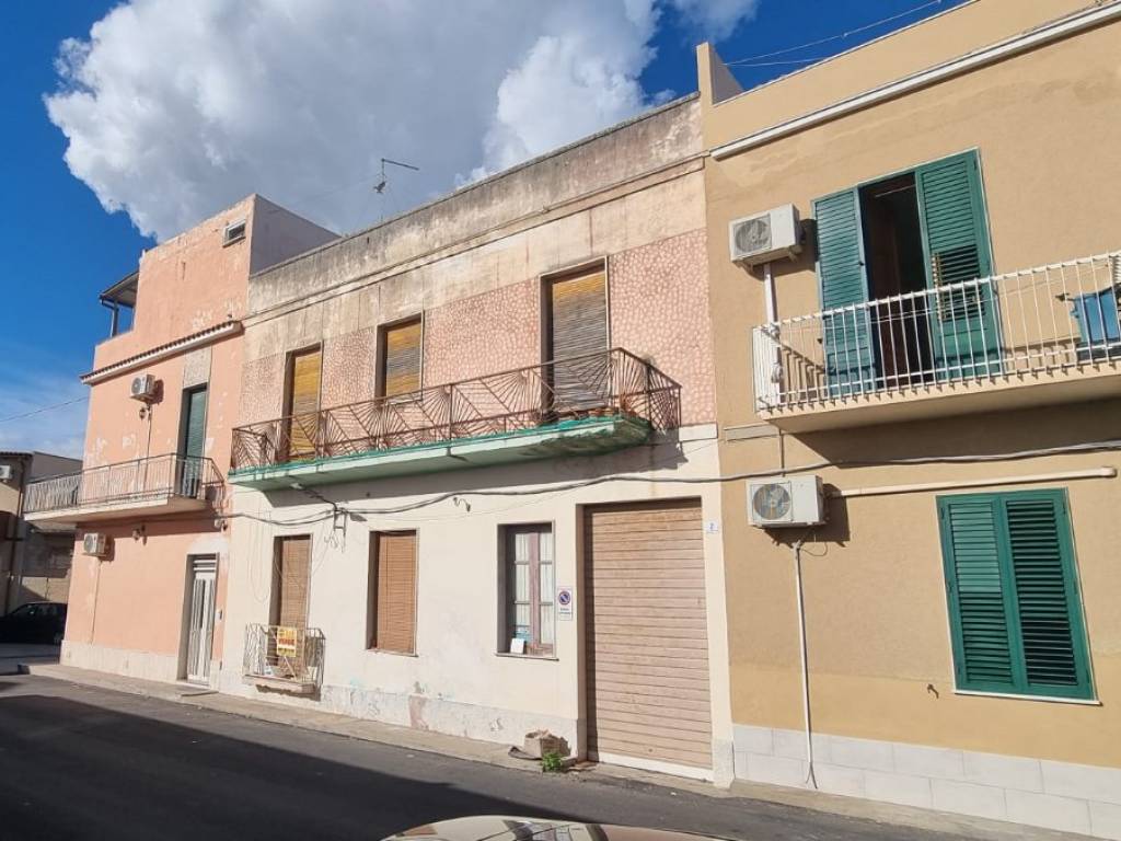 casa indipendente in vendita ad Avola