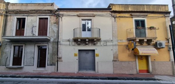 locale commerciale in vendita ad Avola