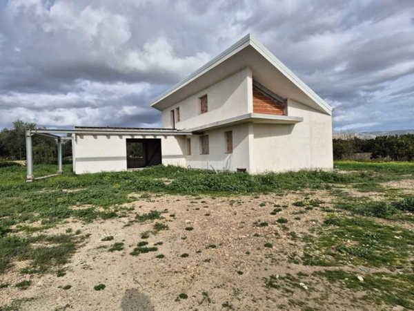 casa indipendente in vendita ad Avola