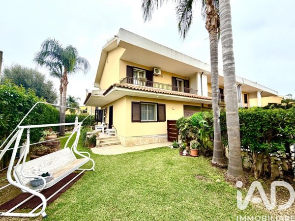 casa indipendente in vendita ad Avola