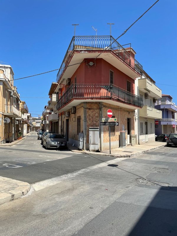 casa indipendente in vendita ad Avola