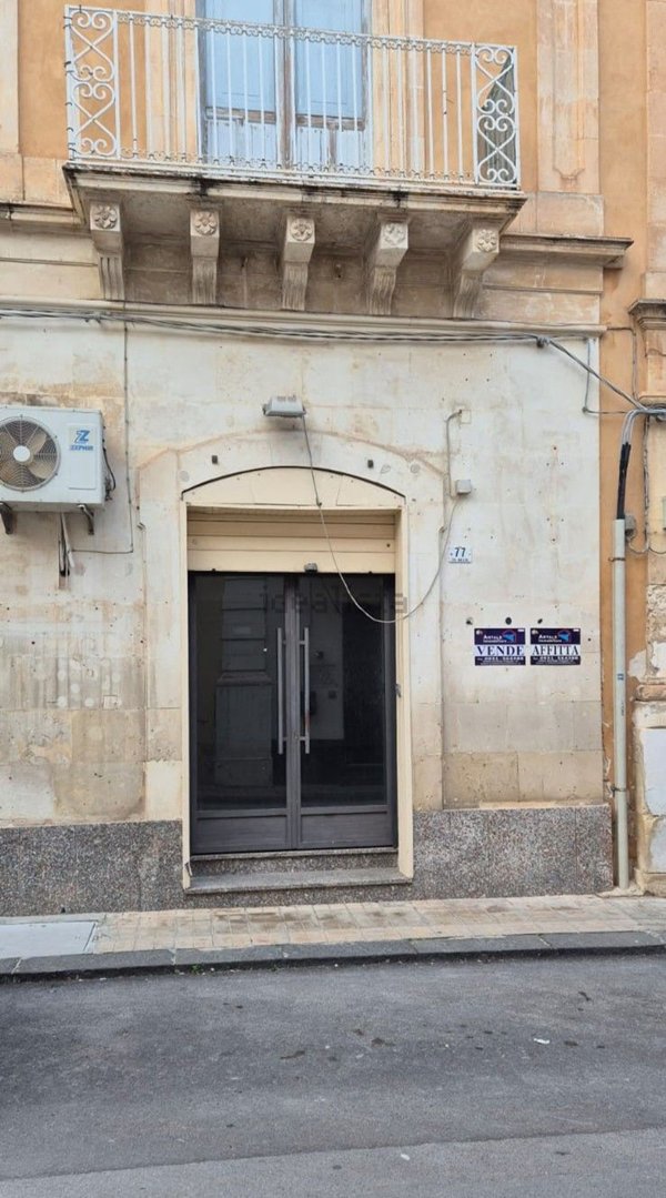 negozio in vendita ad Avola