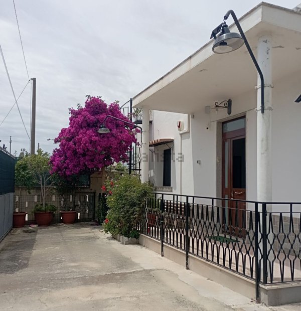 casa indipendente in vendita ad Avola