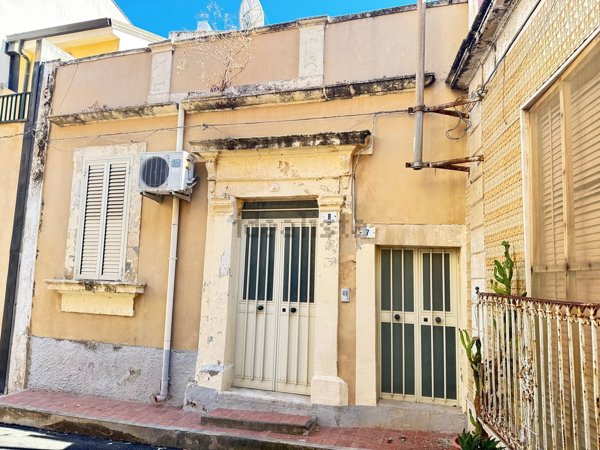 casa indipendente in vendita ad Avola