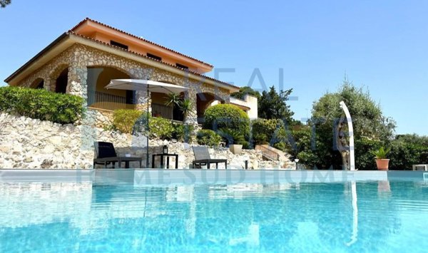 casa indipendente in vendita ad Avola