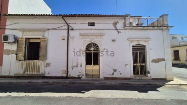 casa indipendente in vendita ad Avola