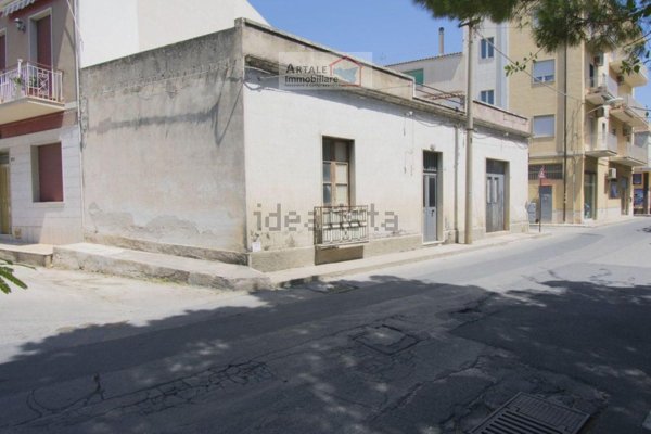 casa indipendente in vendita ad Avola