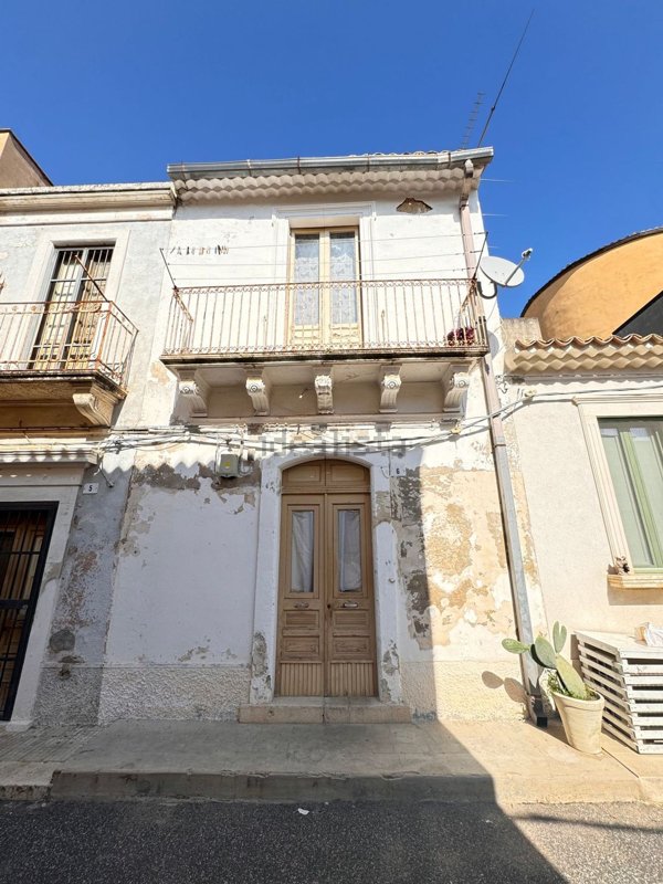 casa indipendente in vendita ad Avola