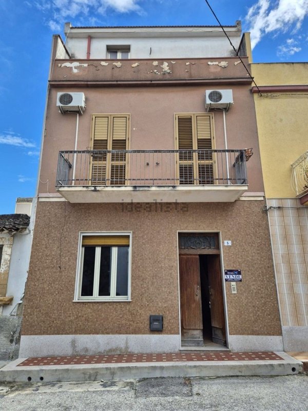 casa indipendente in vendita ad Avola