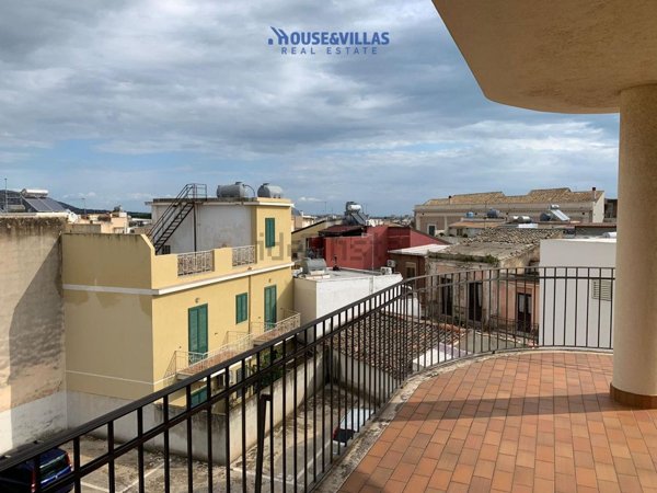 appartamento in vendita ad Avola