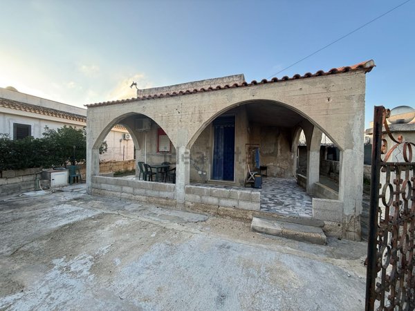 casa indipendente in vendita ad Avola