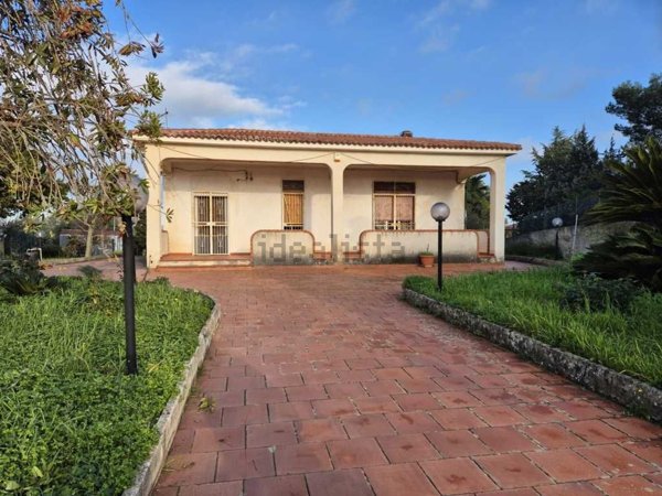 casa indipendente in vendita ad Avola