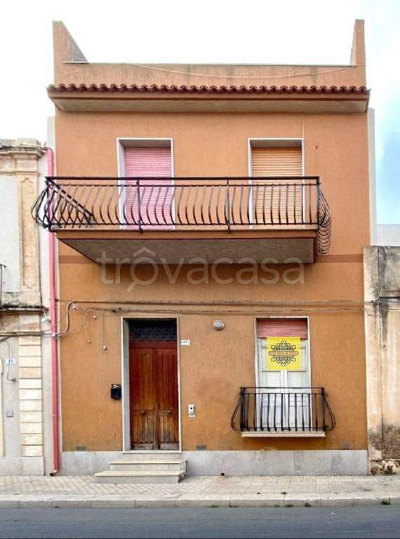 casa indipendente in vendita ad Avola