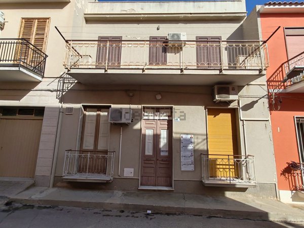 pentavano in vendita ad Avola