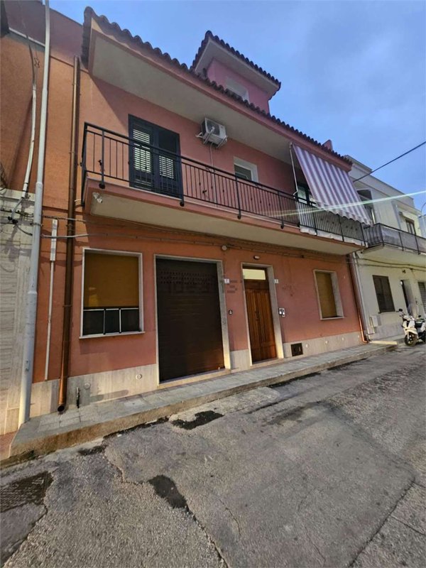 casa indipendente in vendita ad Avola