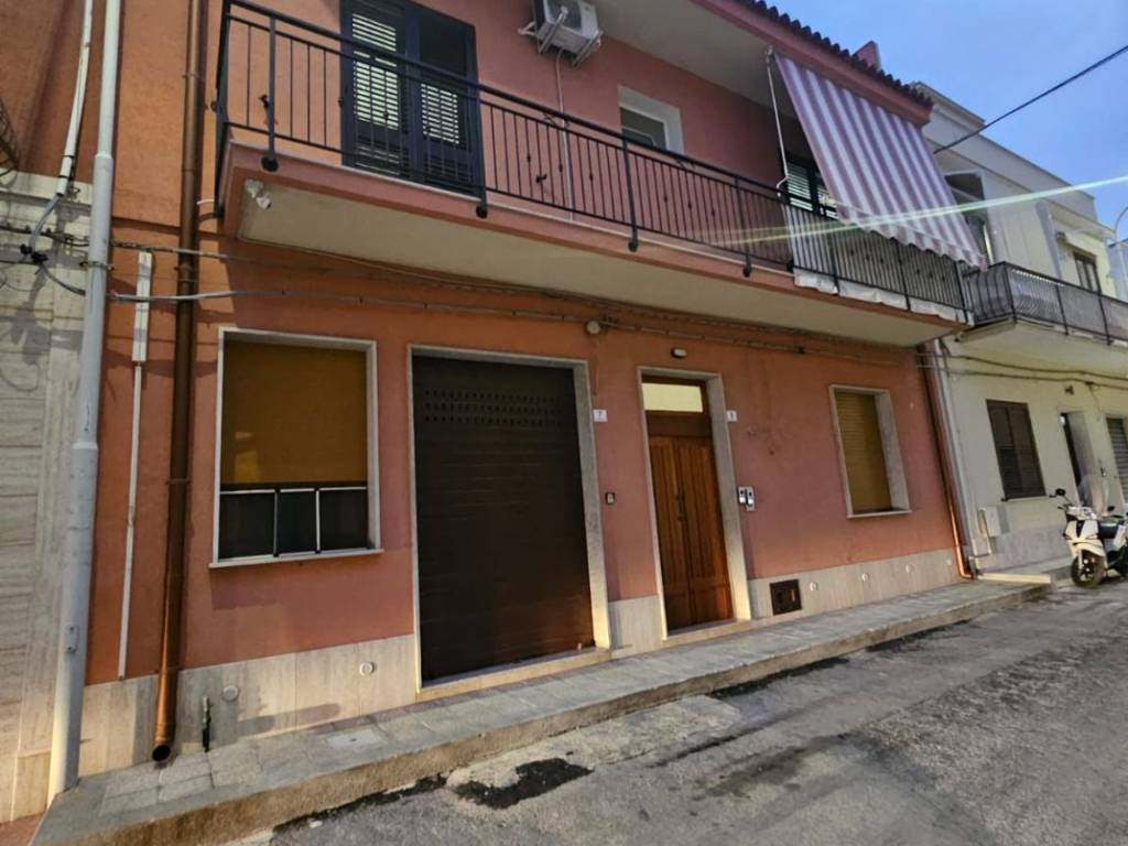 casa indipendente in vendita ad Avola