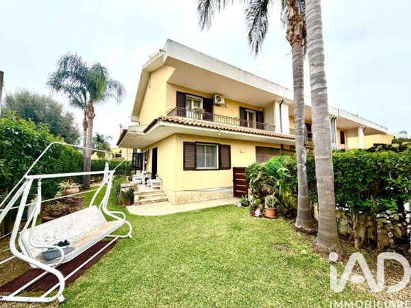 casa indipendente in vendita ad Avola