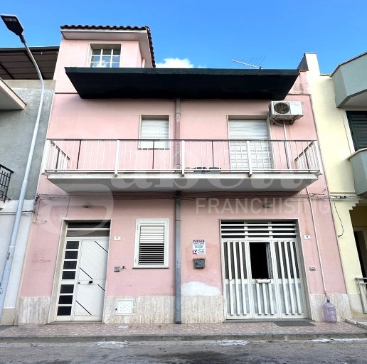 casa indipendente in vendita ad Avola
