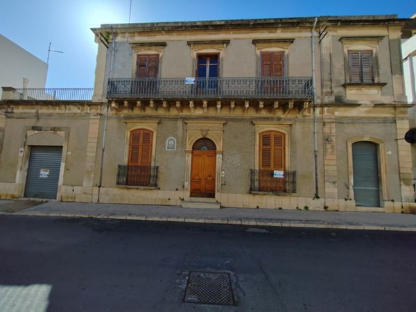 casa indipendente in vendita ad Avola