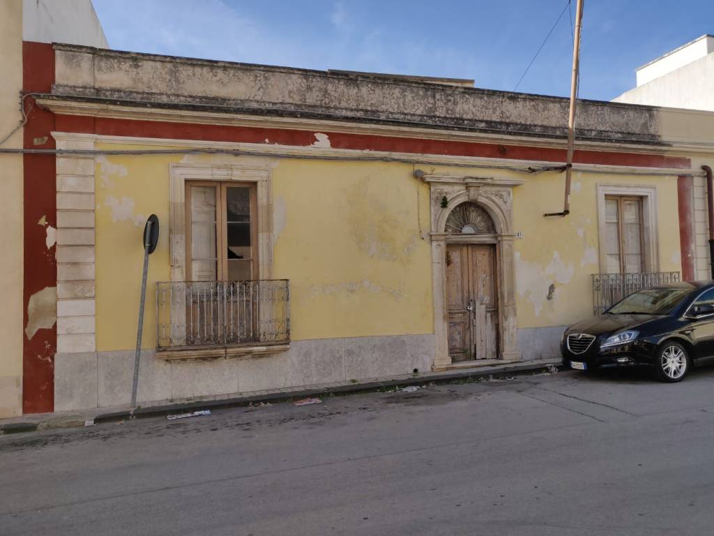 casa indipendente in vendita ad Avola